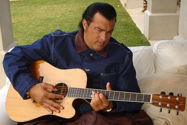 steven-seagal-maingard-guitars-dreadnought